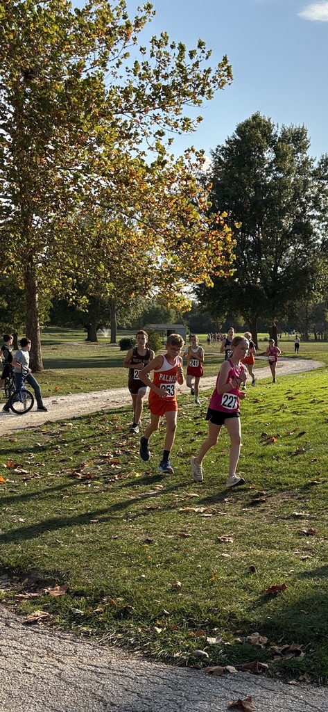 Middle School Cross Country Runners at final meet in Monroe City