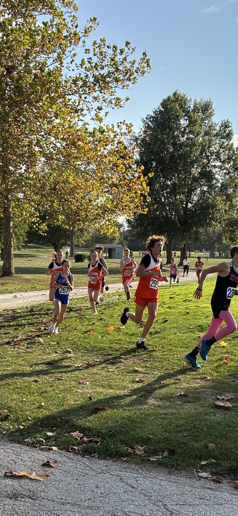 Middle School Cross Country Runners at final meet in Monroe City