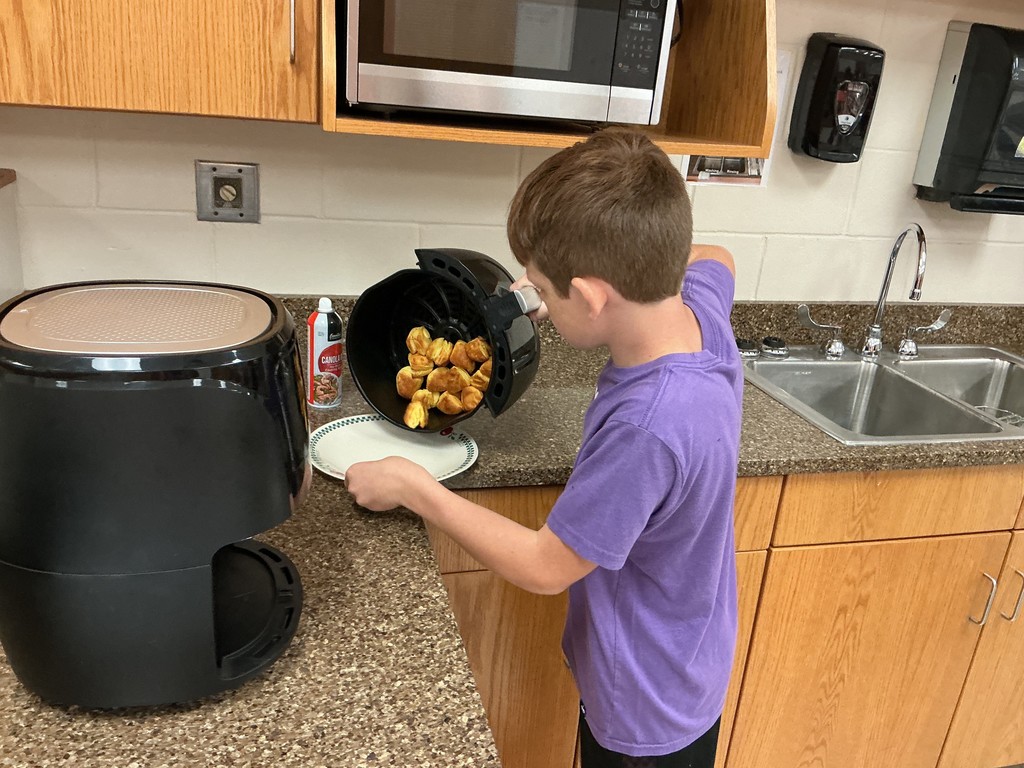 FACS class making air fryer donuts