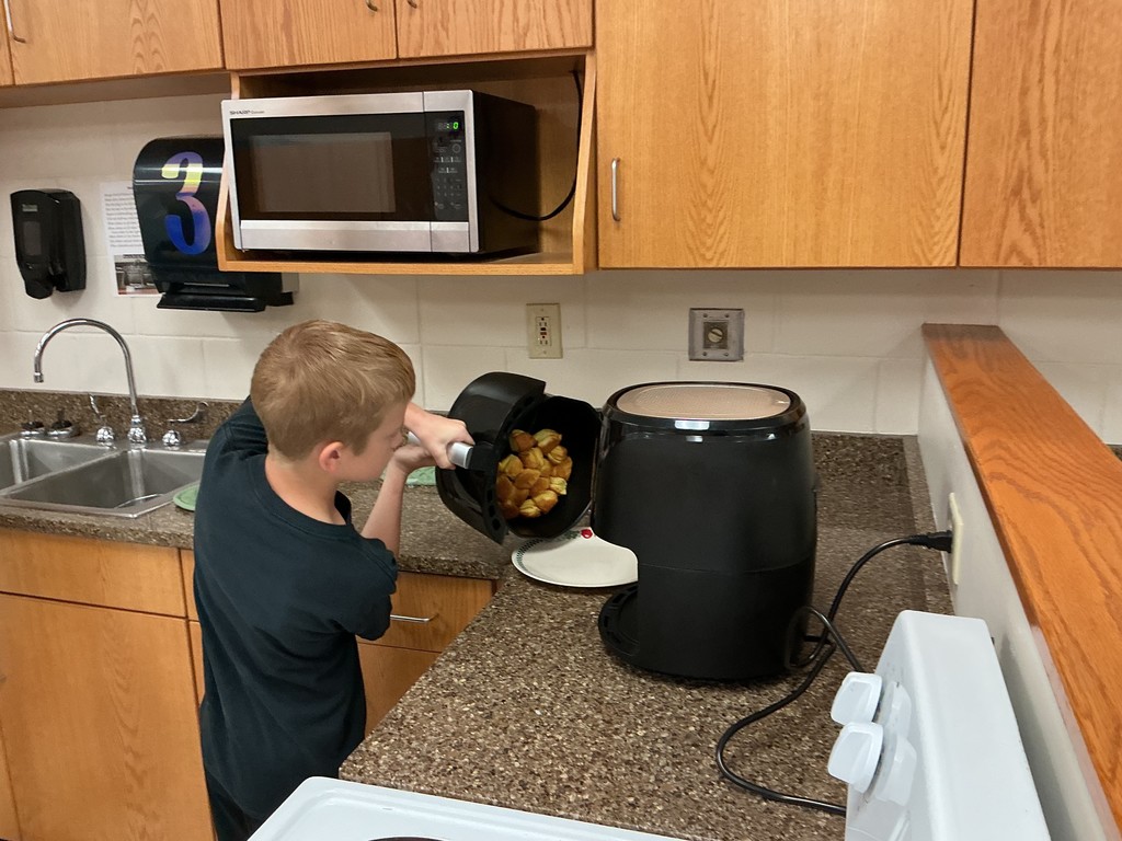 FACS class making air fryer donuts