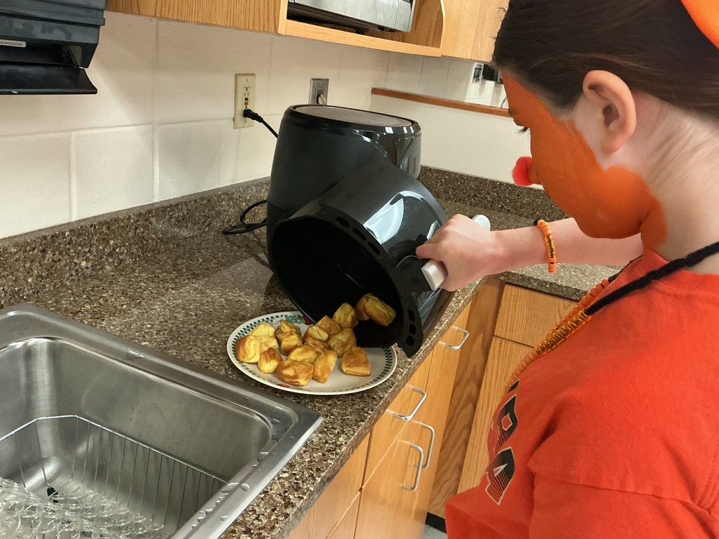 FACS class making air fryer donuts