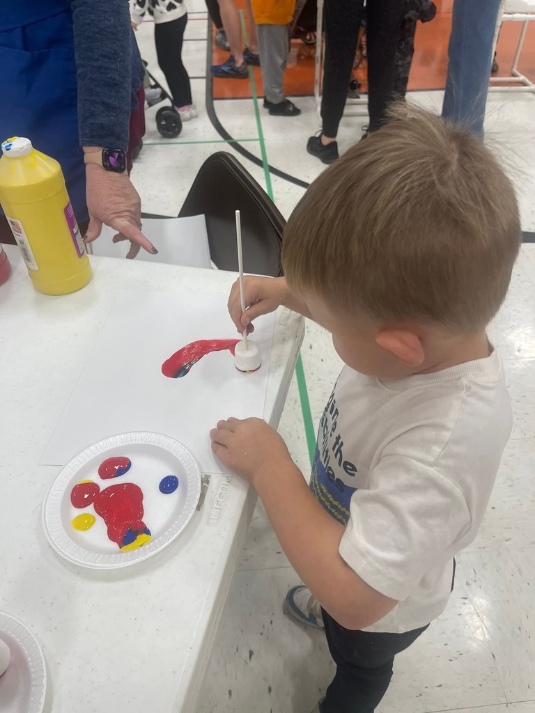 PAT messy play night, kids playing