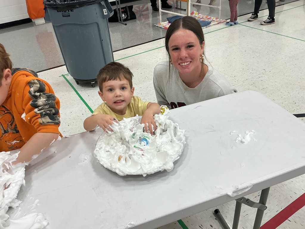 PAT messy play night, kids playing