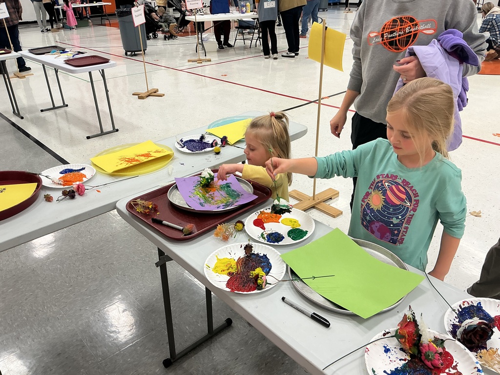PAT messy play night, kids playing