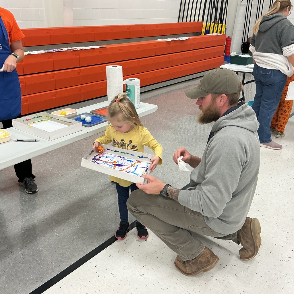 PAT messy play night, kids playing