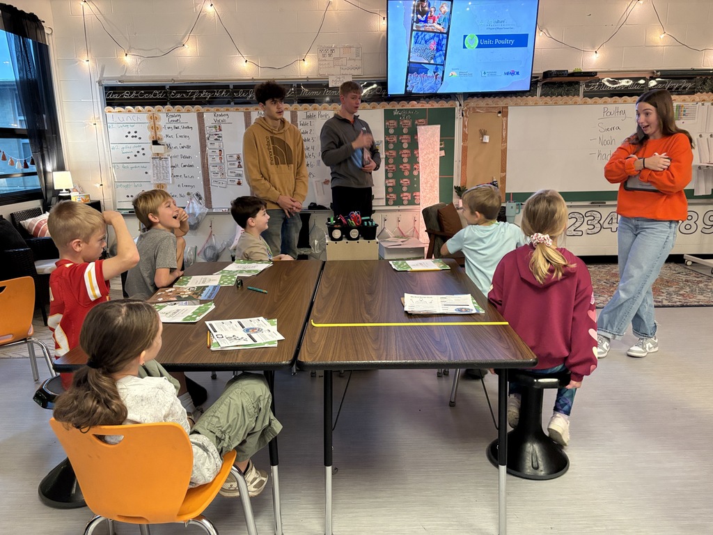 3rd graders learn about the Ag on the Move program from Palmyra FFA