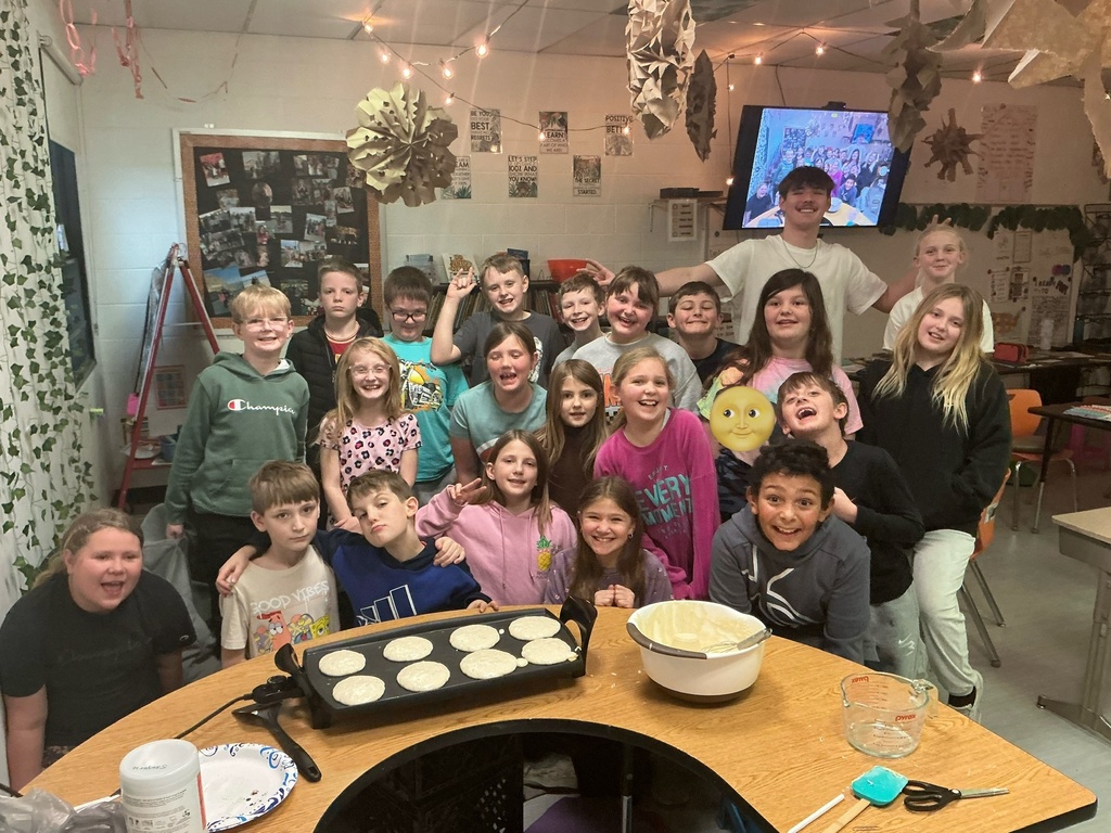 4th graders celebrate 4th grade day with pancake party
