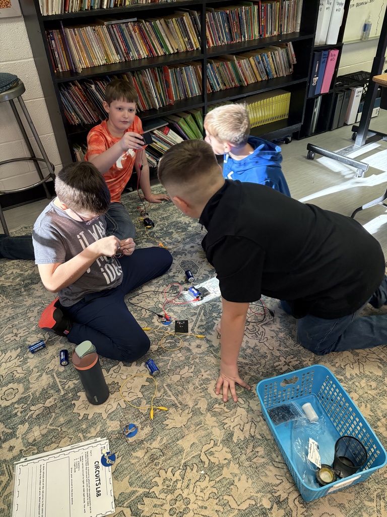 4th graders celebrate 4th grade day with classroom experiments