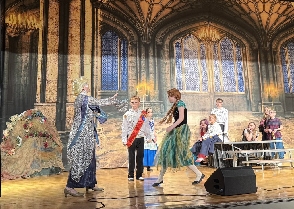 Frozen Jr performed by Palmyra Middle School