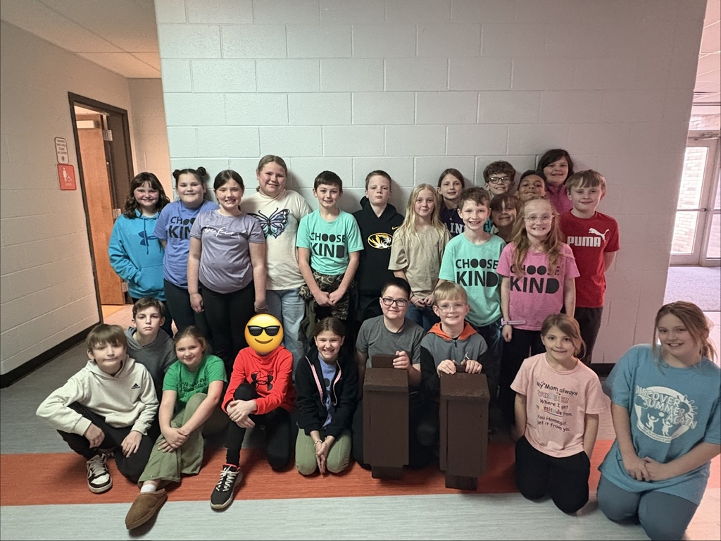 4th grade class with their bat boxes