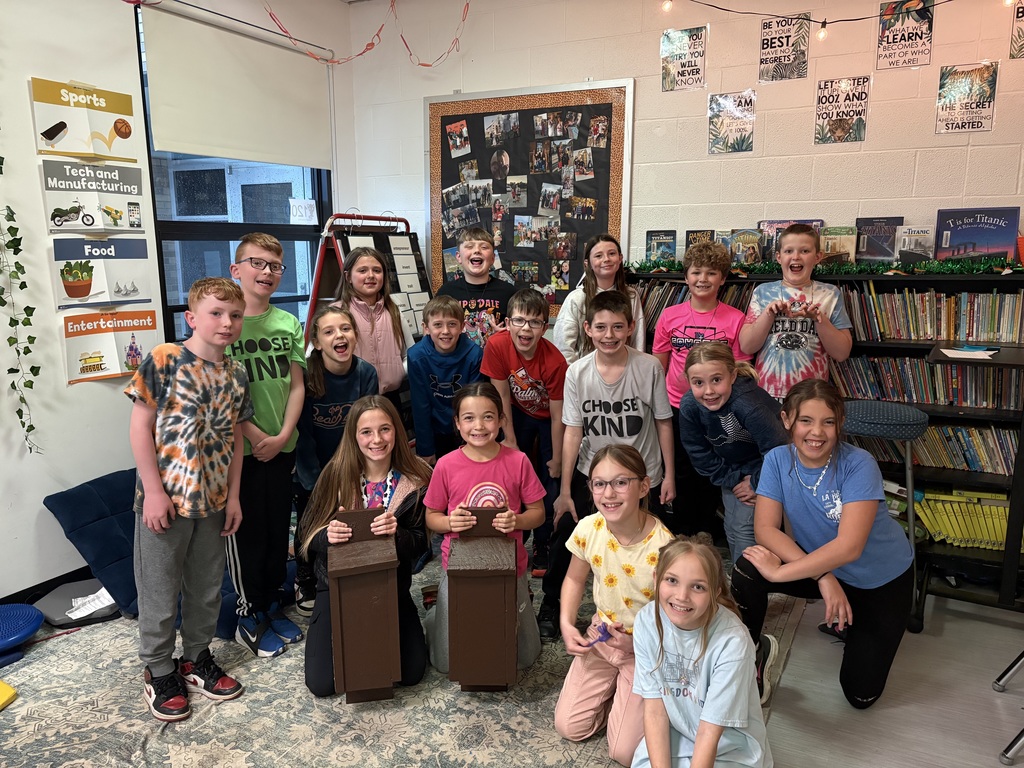4th grade class with their bat boxes