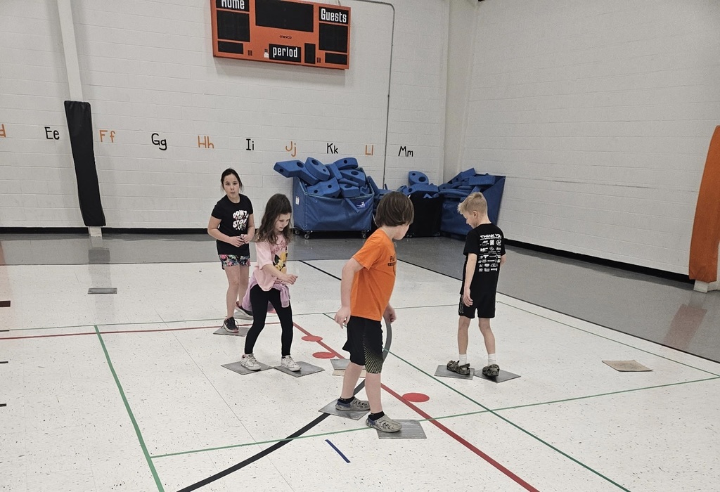 PES students playing olympic games in PE
