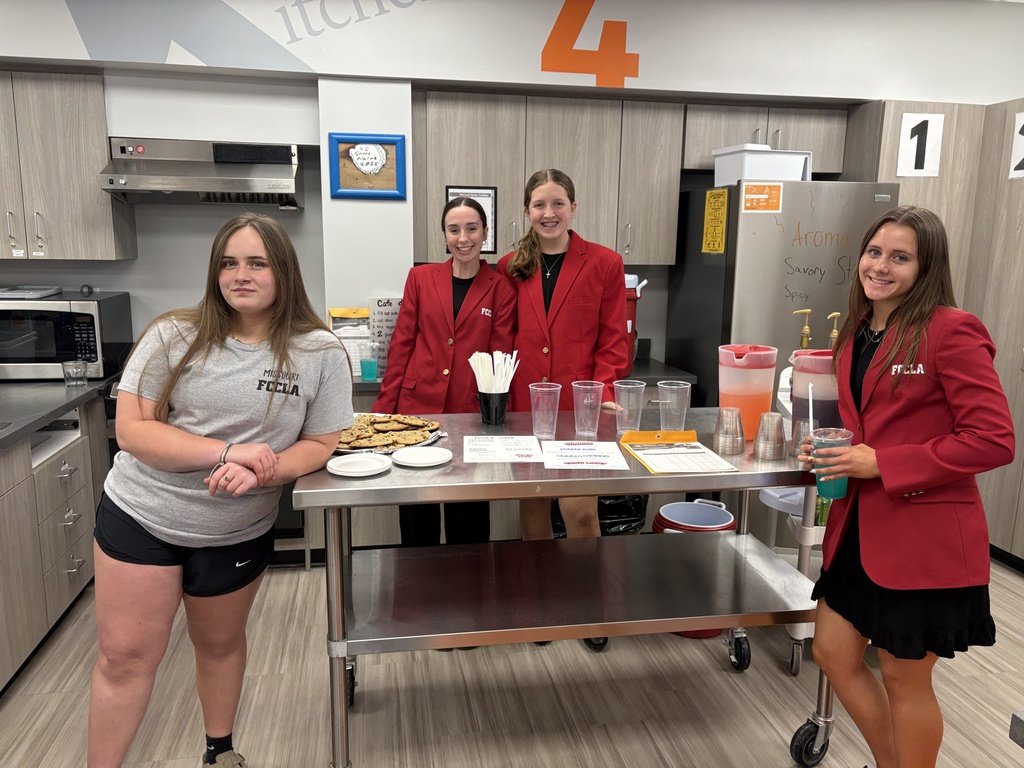 FCCLA members running Cafe