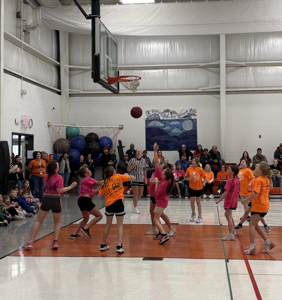 4th grade basketball tourney girls playing