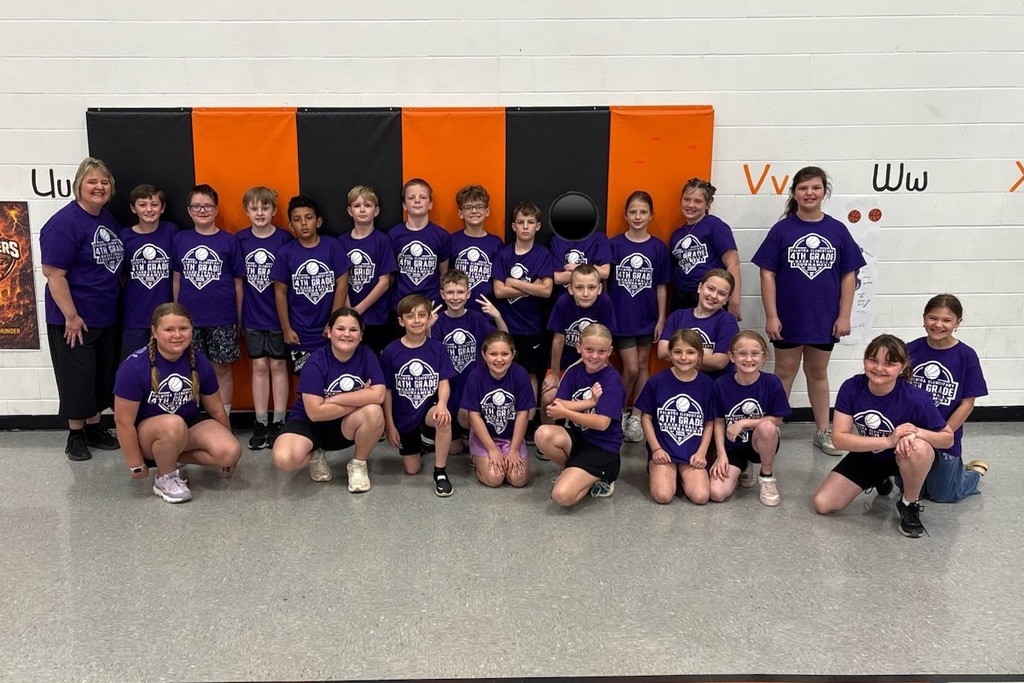 Mrs Keim's 4th grade basketball team and class