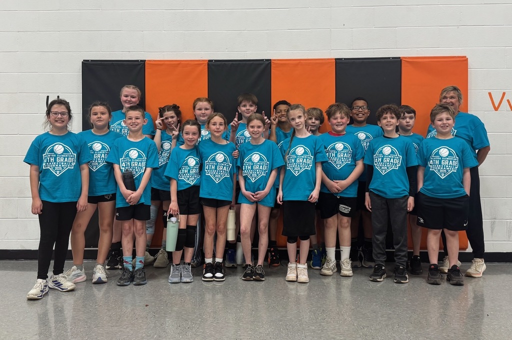 Mrs Eagan's 4th grade basketball team and class