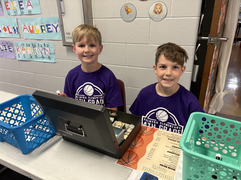 4th grade students working checkout stand