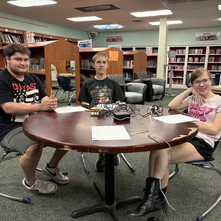 PHS quiz bowl team ready for their match 