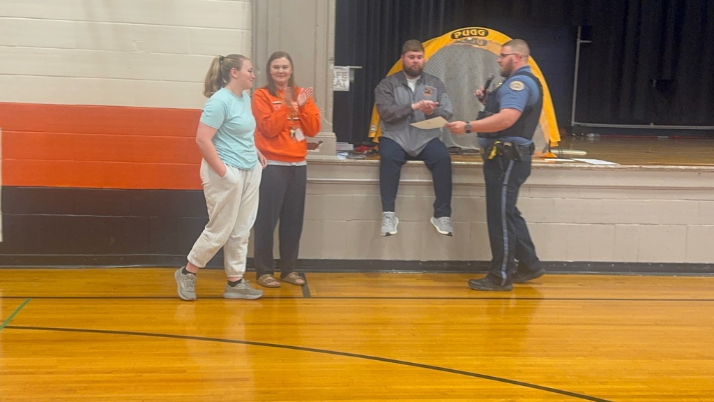 Heidi L receiving award MO Peace Officers Foundation