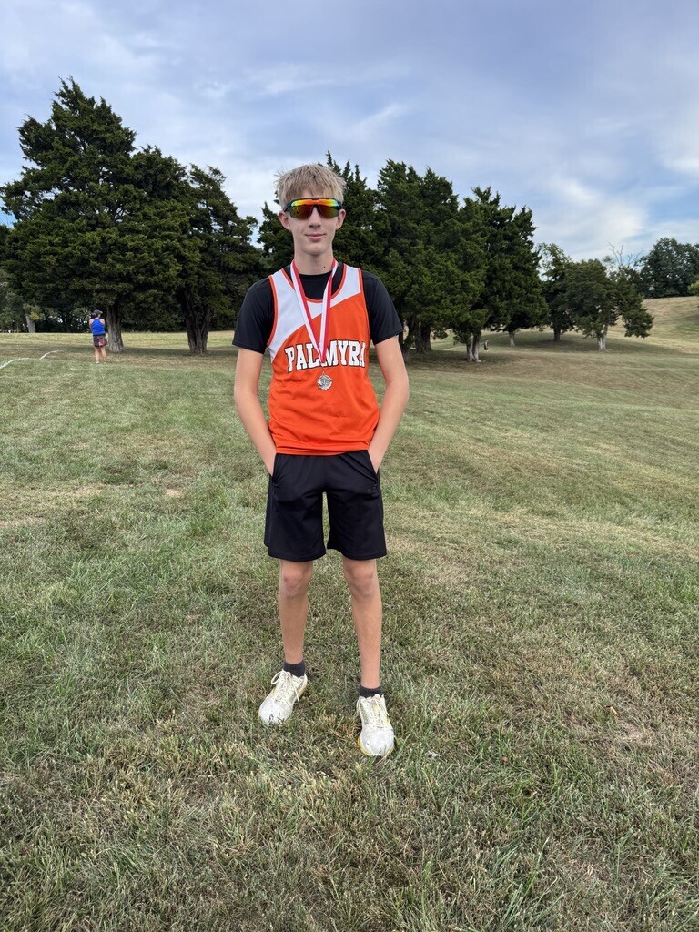 MS boys runner and medalist