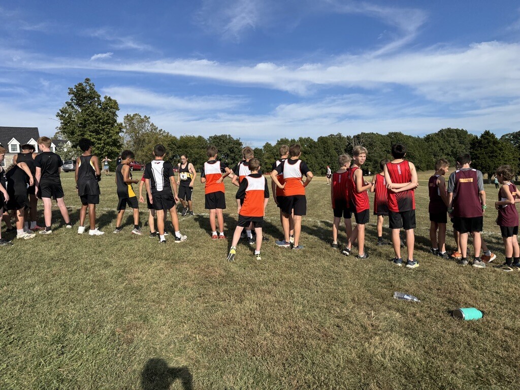 MS boys team on starting line