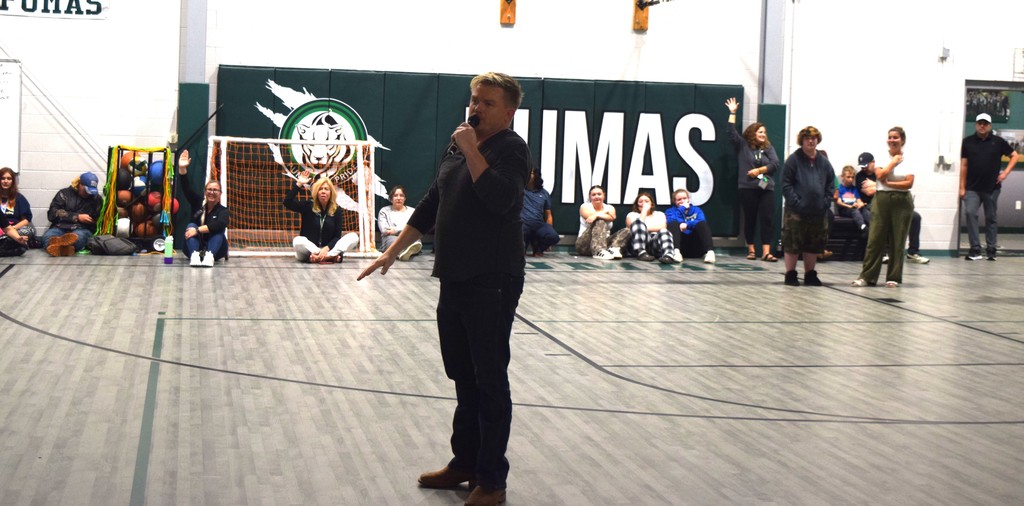 Craig Scott speaks to students and staff