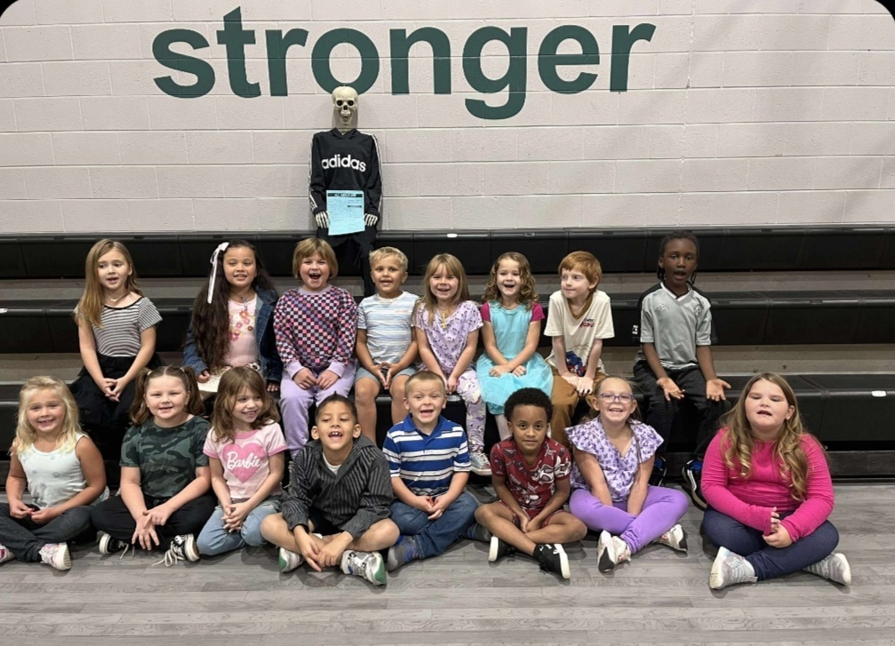 Mrs. Verde's class enjoying time with Skelly Jr.