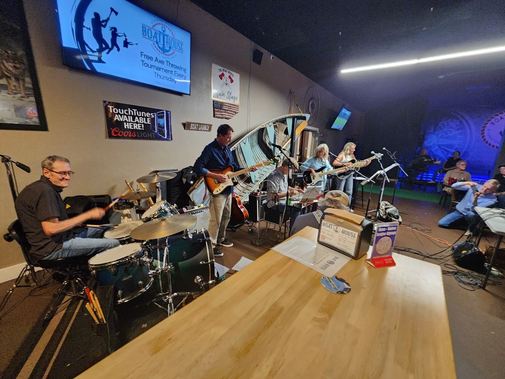The former Night Shift band members play a tune.