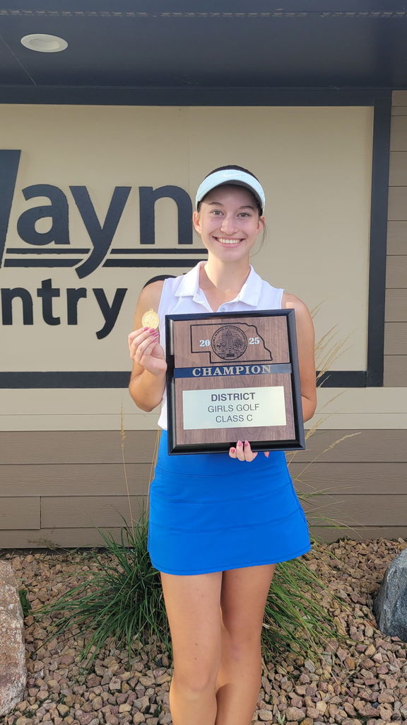 Daleni Knust was crowned the individual district champion with her 18-hole score of 80.