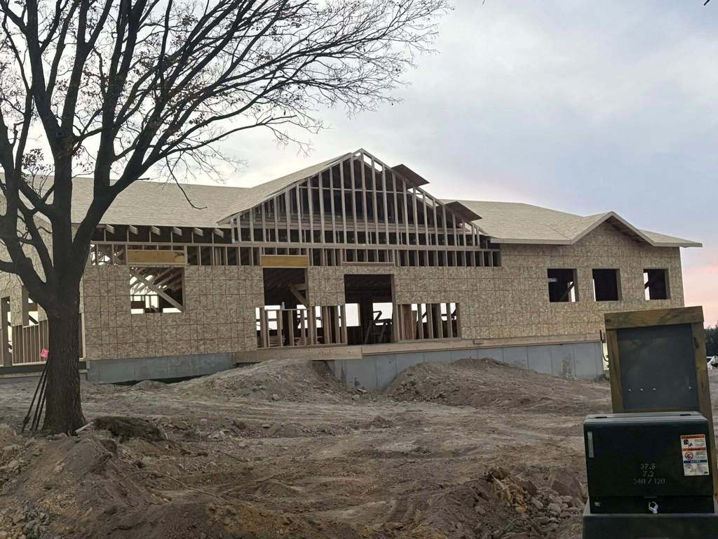 Lakeview clubhouse begins to take shape...