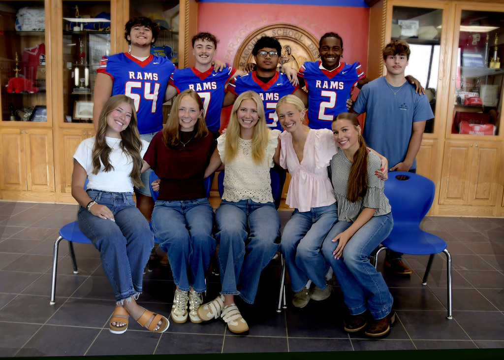 Senior HOCO Court