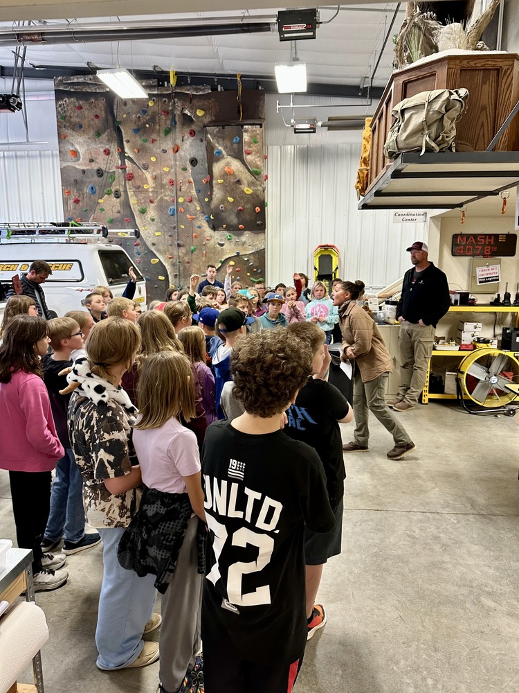 Eastside students learn about backcountry survival from PCSAR