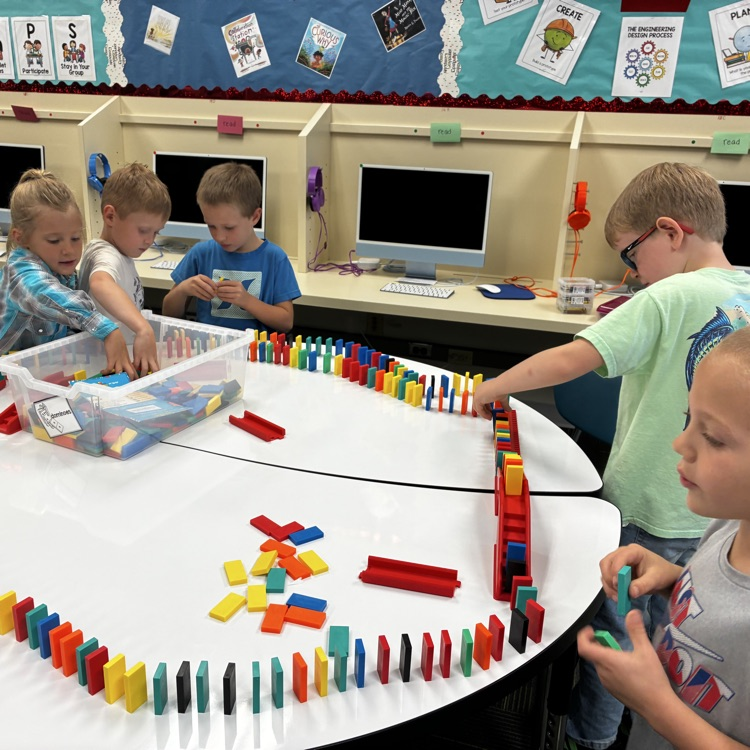dominoes 