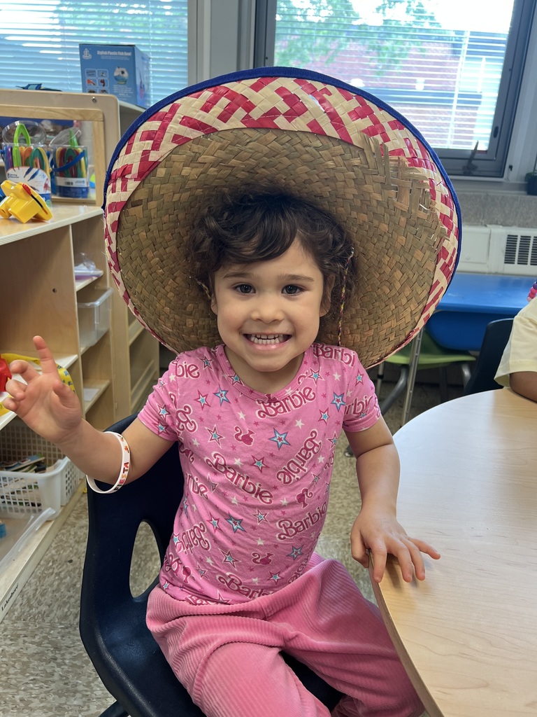 kid in hat 