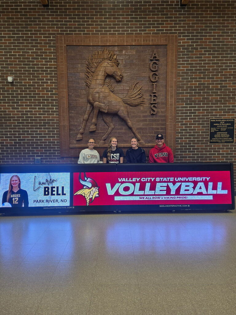 Lauren signing