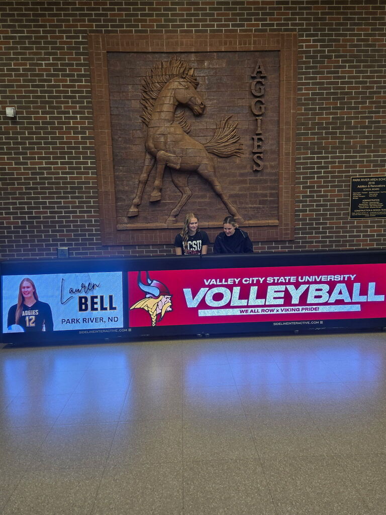 Lauren Signing