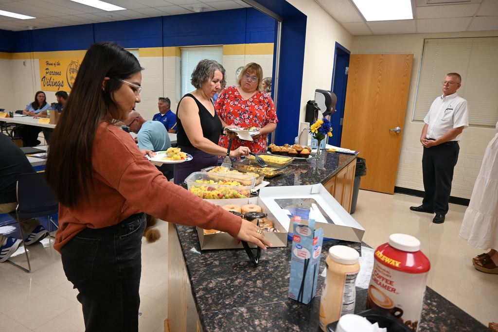 New Teachers get breakfast before starting their day.