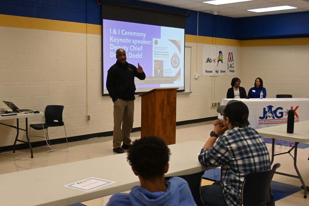 PPD Deputy Chief Dennis Dodd speaks to students