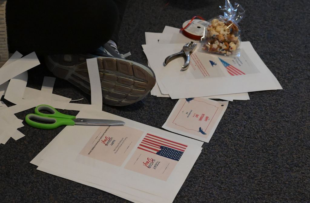 Nots of thanks to veterans.