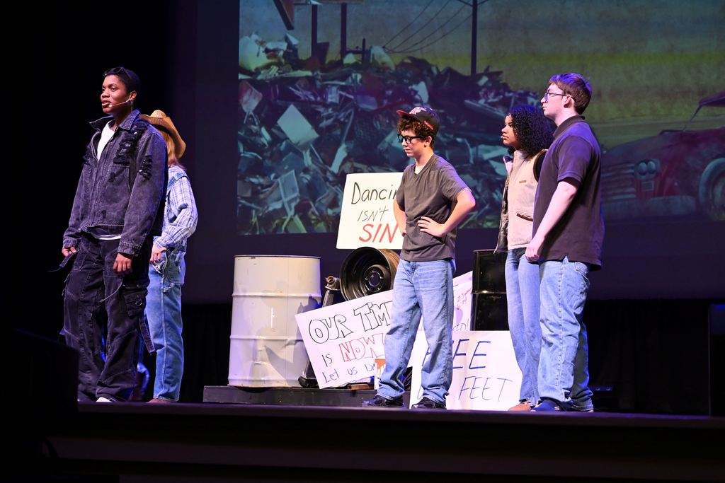 Ren and his friends talk about what he can say to the city council to let them hold dances again.