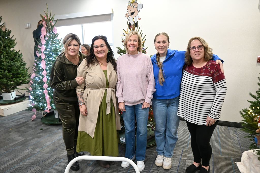Five Garfield staff gathered last night to decorate the Garfield Tree for Stella Wells.