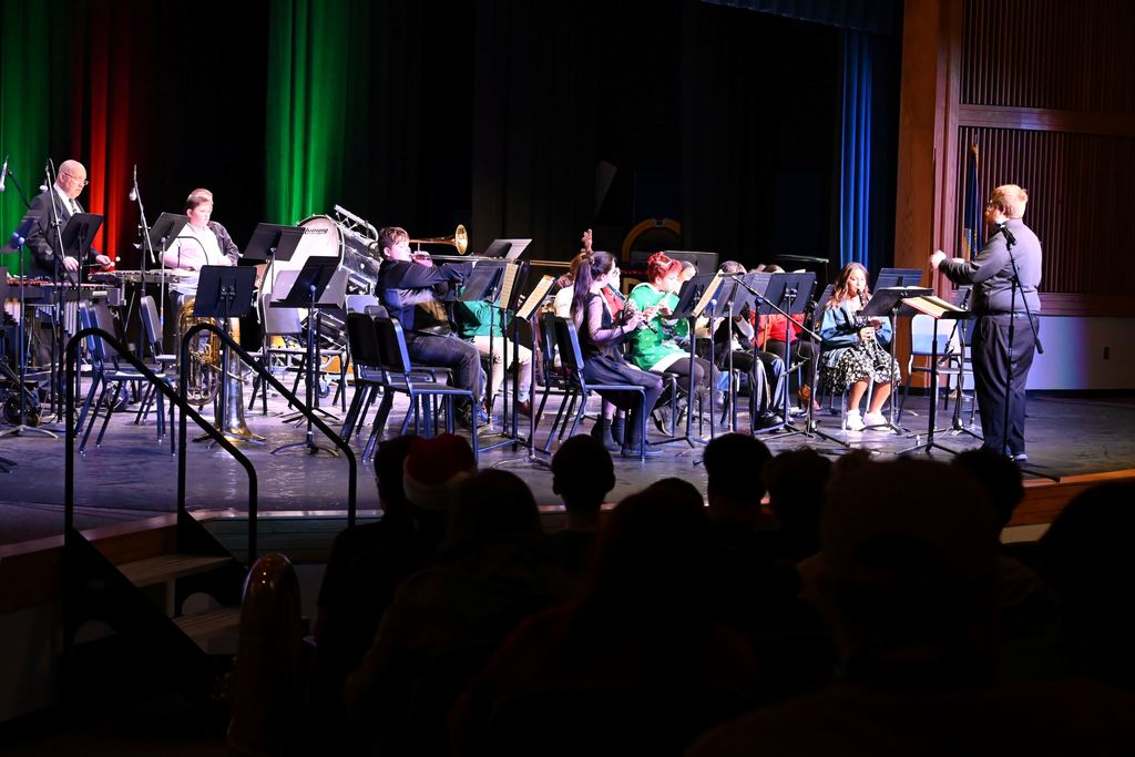 Beginning Band students play for the audience.
