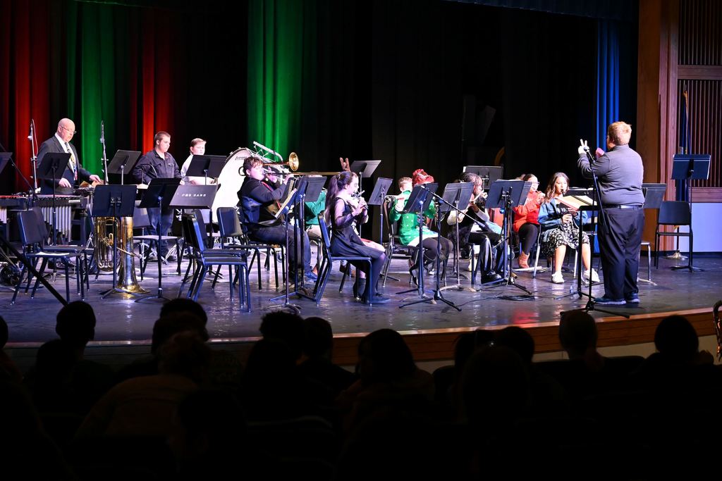 Beginning Band students play for the audience.