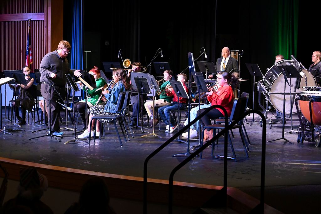 Beginning Band students play for the audience.