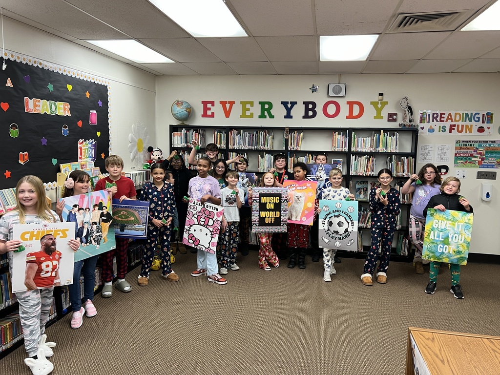 Students who were present today to receive their prizes.