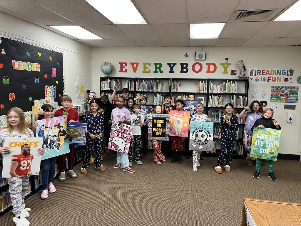 Students who were present today to receive their prizes.