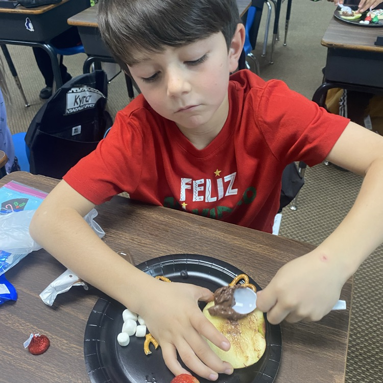 students making Rudolph snacks 