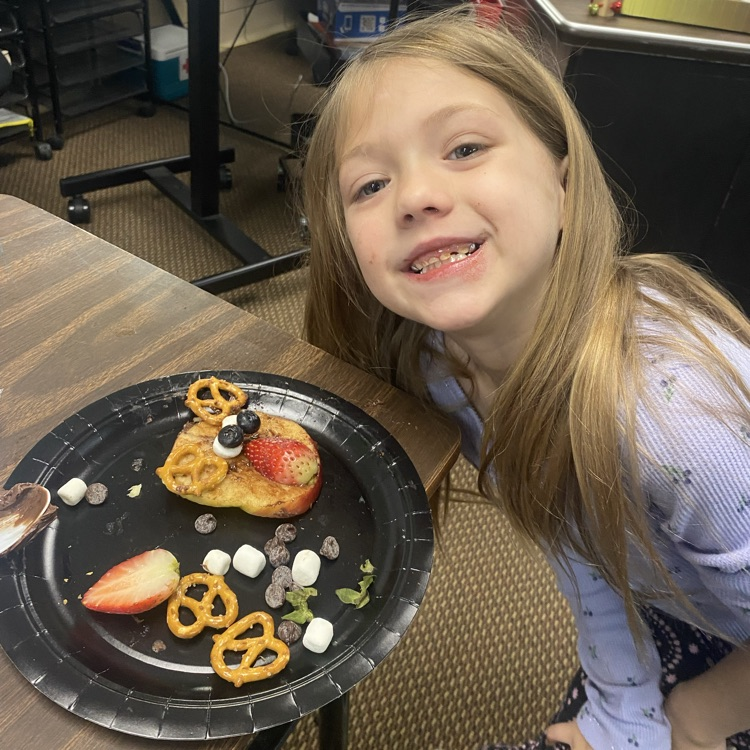 students making Rudolph snacks 