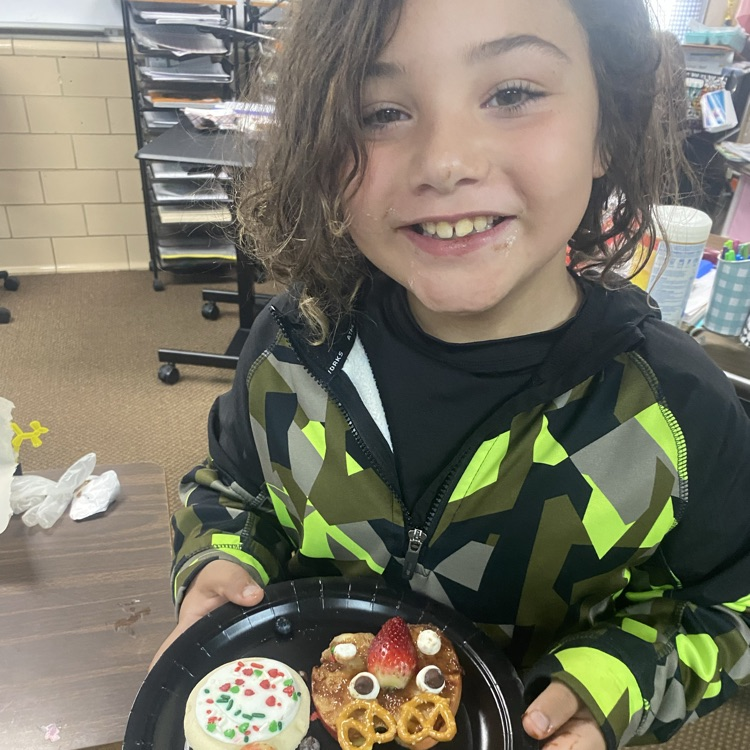 students making Rudolph snacks 