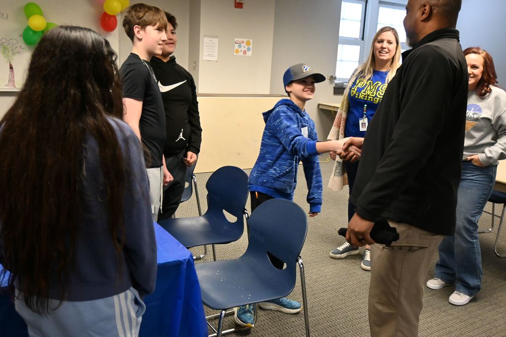 Dennis Dodd meets leadership students.